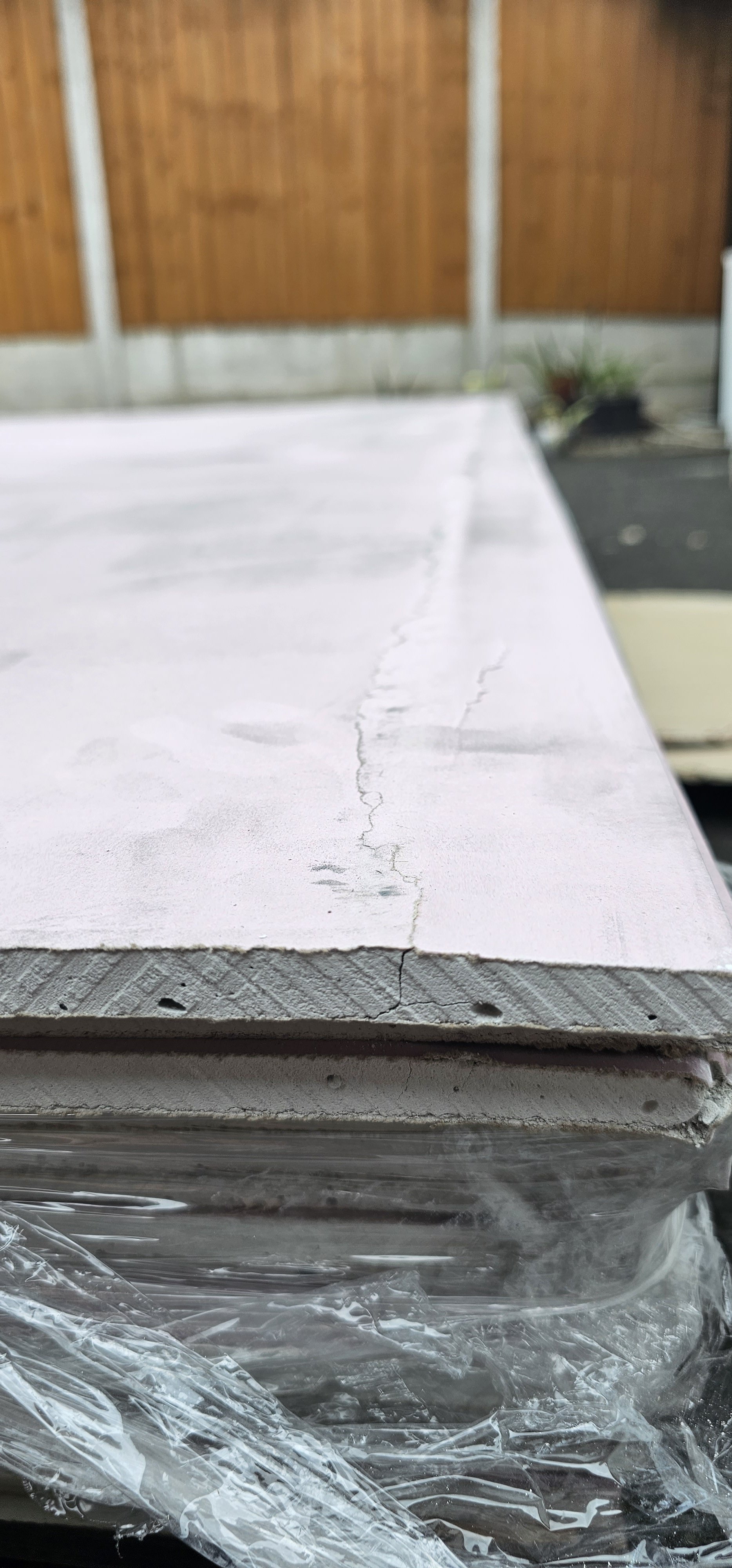 Plasterboard delivered with cracks - should it be sent back?