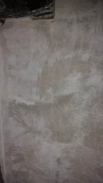Lime plaster shrinkage