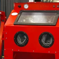 Sand blasting machine